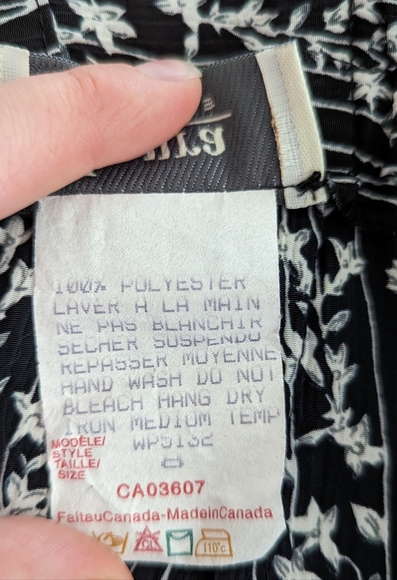 🌻2 for $20 | Vintage Maxi Floral Skirt with Slit on Back and Pleats - Picture 7 of 8